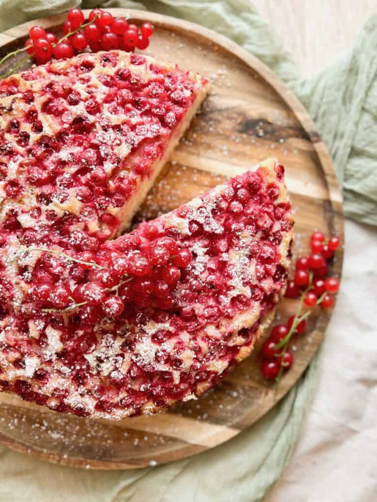 Frischgebackener Beerenkuchen.